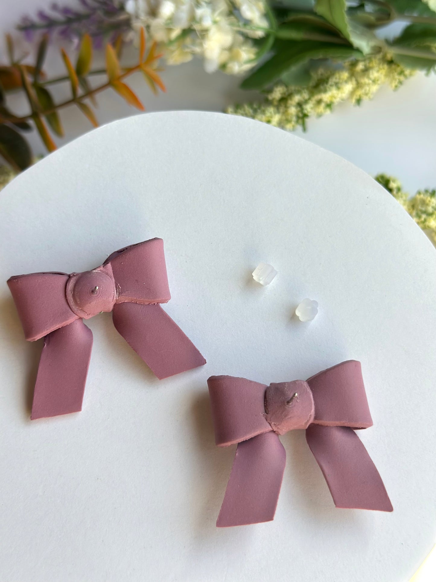 mauve bows