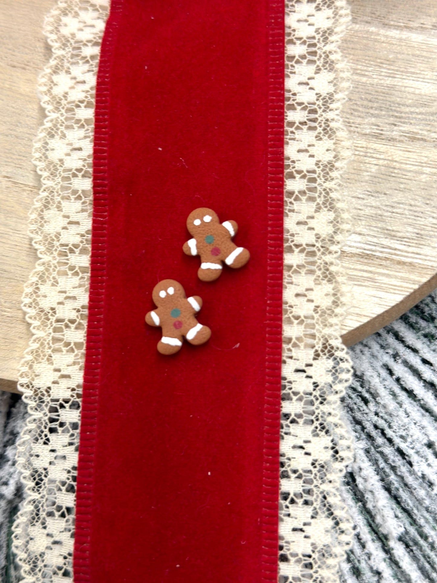 gingerbread man studs