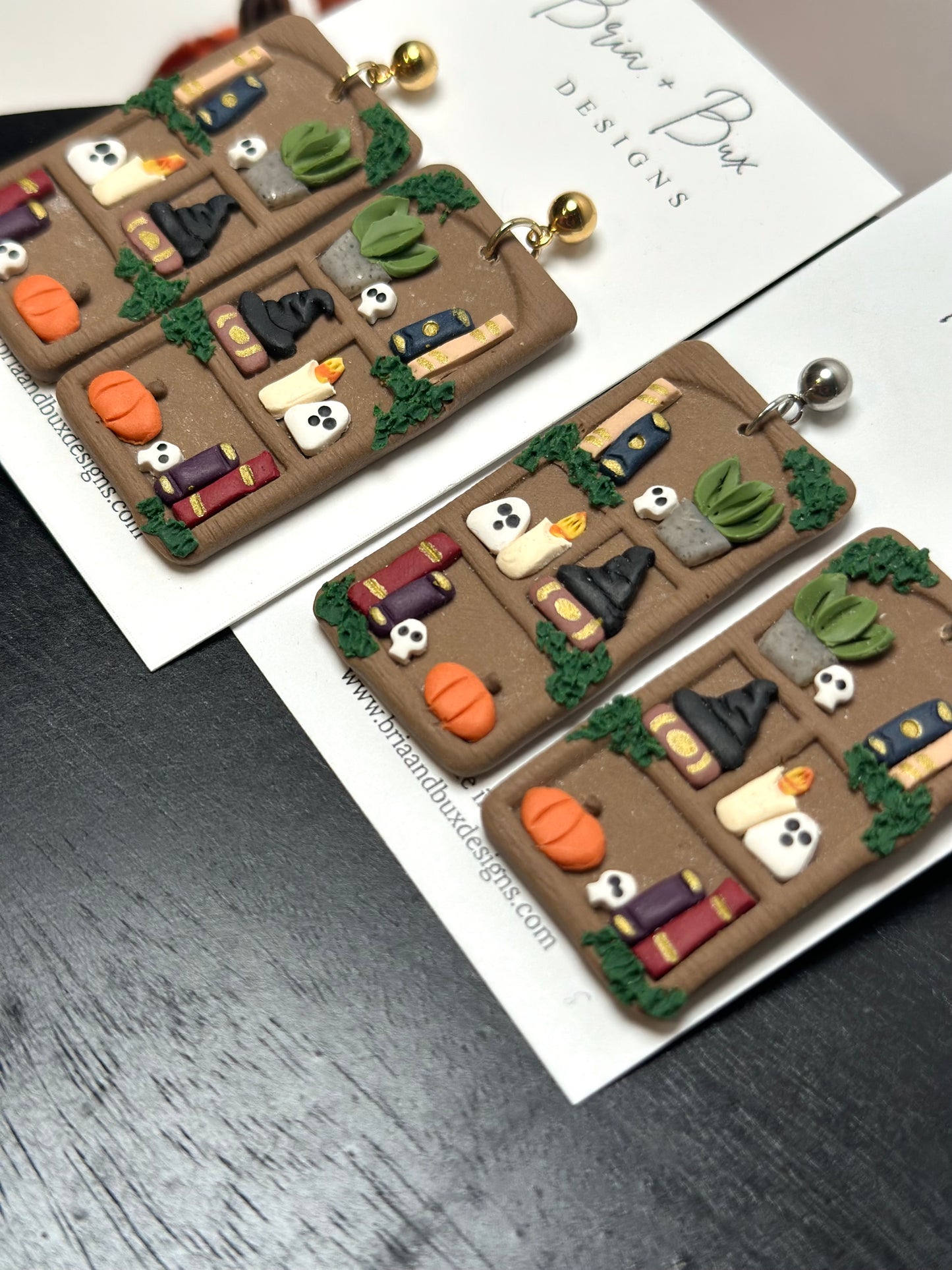 Halloween bookshelf dangles