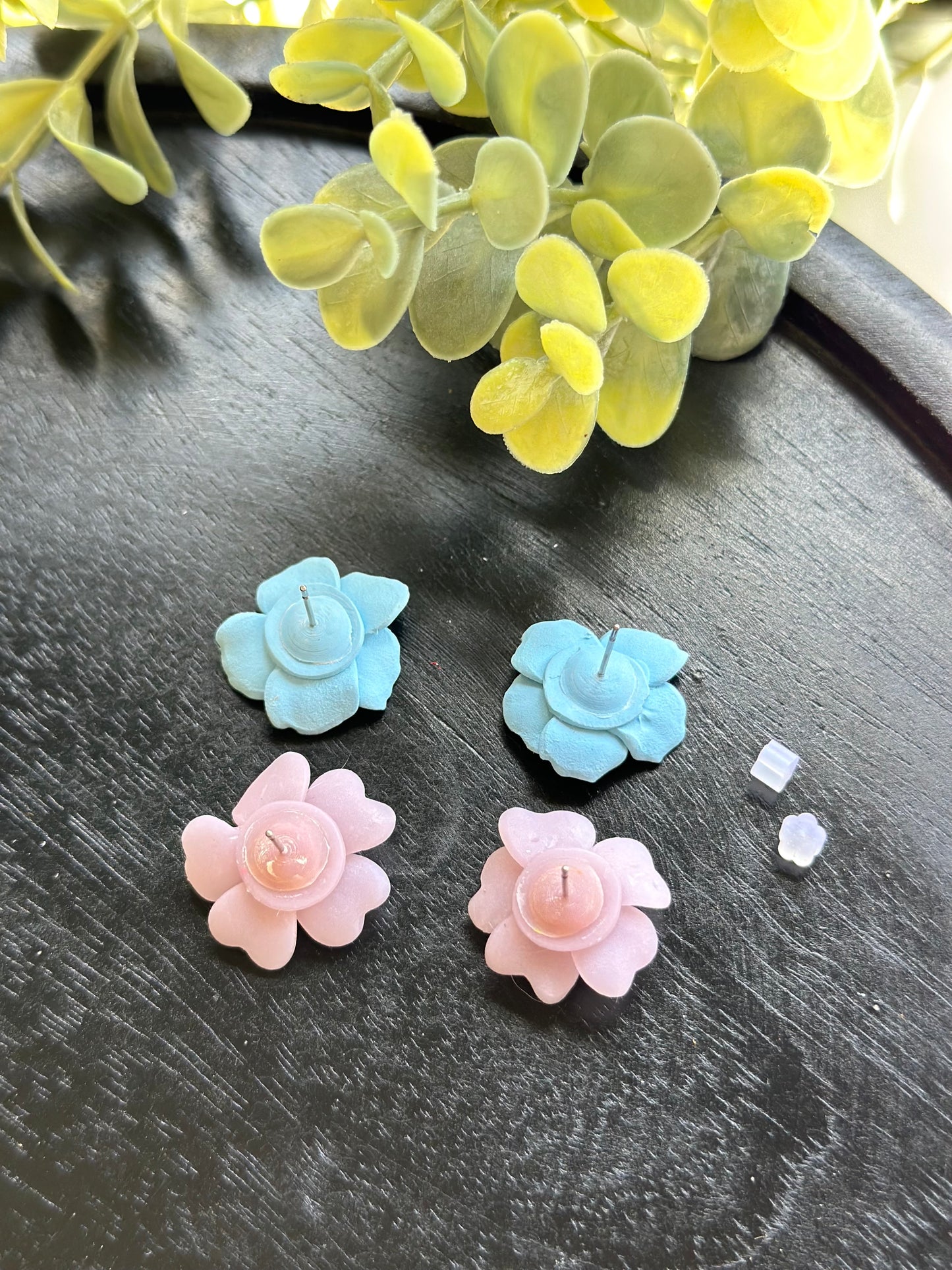 burgandy small flower studs