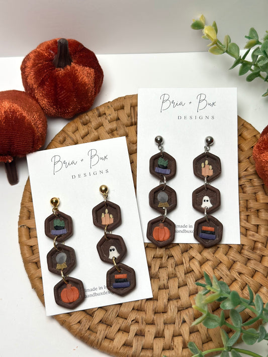 fall bookshelf dangles in wooden
